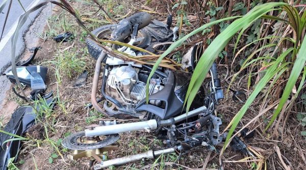 Acidente deixa motociclista morto na MG-111, em Manhuaçu