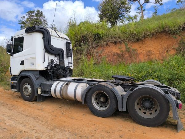 Bandidos rendem caminhoneiro e roubam carga com 30 toneladas de café na BR-259 | Vales de Minas Gerais