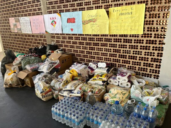 Colégio Adventista de Teófilo Otoni, arrecada quase meia tonaleda de alimentos para o Rio Grande do Sul; veja como doar