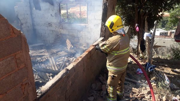 Mulher ateia fogo na casa da sogra após desentendimento em Manhuaçu | Vales de Minas Gerais