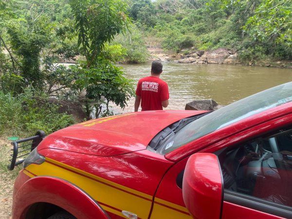 Filho cai em rio, é resgatado por pai, mas mãe morre afogada em Teófilo Otoni