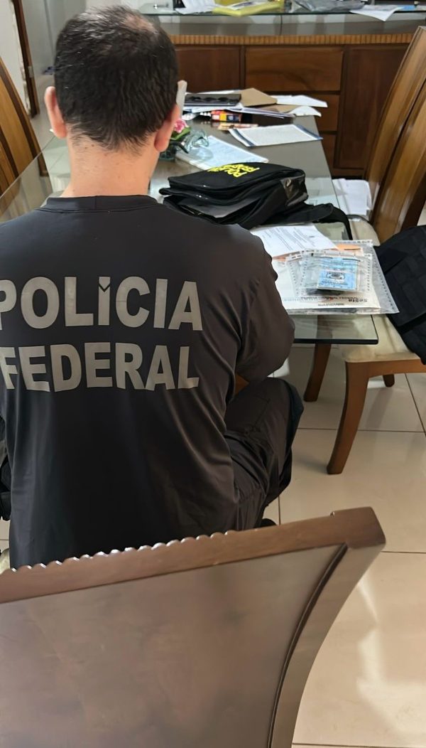 PF mira esquema de migração ilegal em Ipatinga; suspeitos lucravam com documentos falsos e transferência de veículos | Vales de Minas Gerais