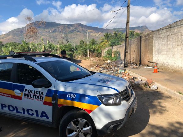 Corpo carbonizado é encontrado em área de descarte de entulho em Governador Valadares