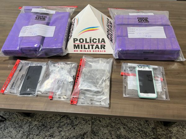 Duas mulheres são presas com 13 barras de maconha e cocaína em Conselheiro Pena | Vales de Minas Gerais