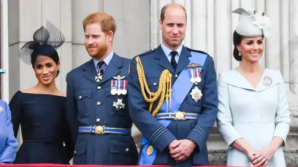 William planeja retirar títulos de Harry e Meghan ao assumir a coroa
