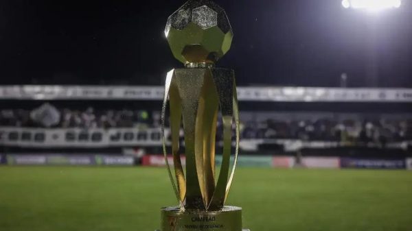 Zagueiro Rayne Assis deixa Uberlândia antes da final do Troféu Inconfidência